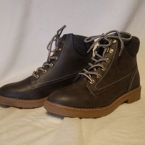 St. Johns bay womens boots